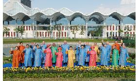 APEC leaders urge 'concrete steps' by N. Korea to scrap nuke