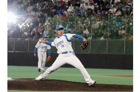 Matsuzaka bids farewell to Seibu fans