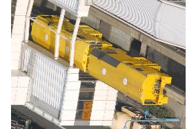 Tokyo Monorail link to Haneda airport resumes