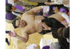 Asashoryu clinches 19th title at Kyushu sumo