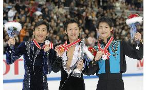 Takahashi wins as Japanese dominate NHK Trophy