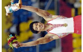 Mizutori clinches gold medal in the men's horizontal bar