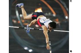 Sawano takes gold in men's pole vault at Asian Games