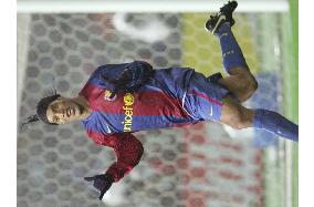 Barcelona beat Club America