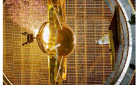 Qatar stages 'Arabian Nights' spectacle to end Asian Games