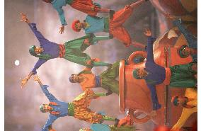 Qatar stages 'Arabian Nights' spectacle to end Asian Games