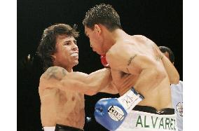 WBA champ Valero pummels Lozada for 1st round TKO