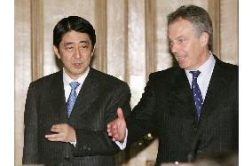 Abe, Blair agree on continued pressure on N. Korea