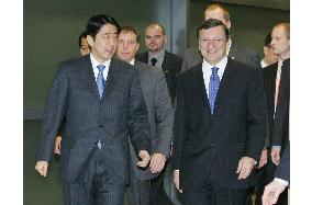 Abe meets with Barroso