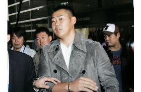 Matsuzaka arrives in U.S.