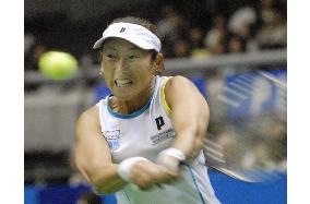 Sugiyama sets up quarterfinal with Sharapova in Tokyo