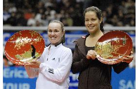 Hingis wins record 5th Pan Pacific Open title