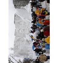 Snow festival begins in Sapporo despite snow shortage, rain