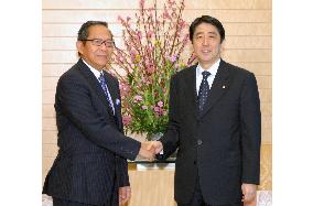 Indonesia-Japan friendship group leader meets Abe