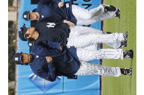 Yankees' Matsui begins spring training