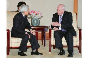 Cheney meets with Japanese emperor