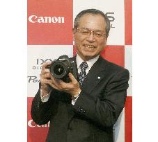 Canon to release new flagship EOS SLR camera this spring