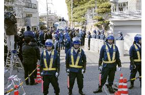 Police search Yamaguchi-gumi over shooting of rival gangster