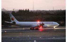 Air Canada plane returns to Narita airport due to glitch
