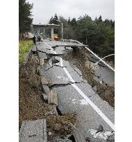 M6.9 quake jolts central Japan, 1 dead, over 130 injured