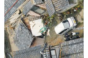 M6.9 quake jolts central Japan, 1 dead, over 160 injured