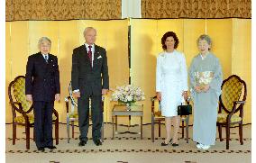 Emperor, empress bid farewell to Swedish royal visitors