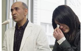 LEAD:Iranian girl of family to be deported enrolls in Japanese school