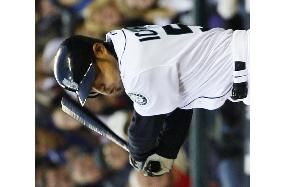 Mariners' Ichiro hits 1st-inning leadoff homer