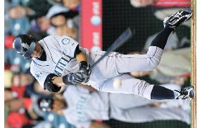 Ichiro goes 2-for-5, Mariners lose 7-6 to Angels