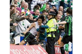 Nakamura seals SPL title for Celtic with late free kick