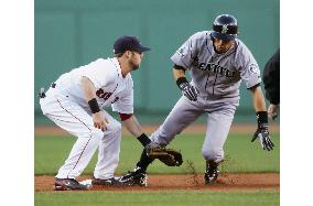 Ichiro sets AL record streak of consecutive stolen bases