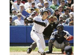 Yankees' Matsui marks 2000th career hit