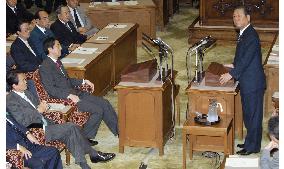 Abe, Ozawa debate education, economic disparities