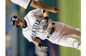 Ichiro homers on 1,000th major league appearance