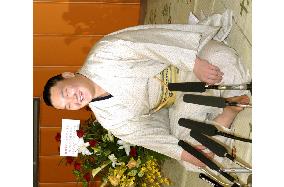 Hakuho meets the press one day after winning summer sumo