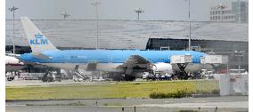 KLM airliner hits turbulence