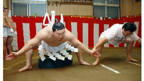 Sumo champion's rope made for Hakuho