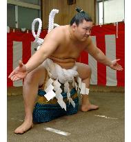 Sumo champion's rope made for Hakuho