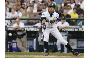 Seattle Mariners Ichiro extends hitting streak to 15 games