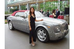Rolls-Royce Phantom Drophead Coupe debuts in Japan