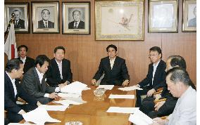 LDP board gives go-ahead for Abe to remain as party leader