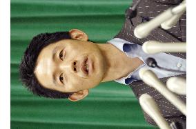 Farm minister Akagi rejects resignation