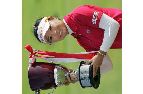 China's Zhang comes from behind to win Munsingwear Ladies
