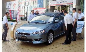 Japanese carmakers seeking to revive demand for sedans