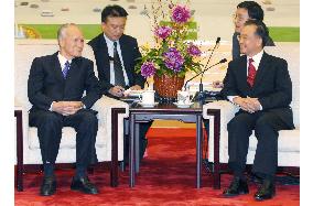 Chinese premier meets with ex-Japanese Prime Minister Murayama