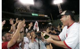 Matsuzaka gets 15th win, Red Sox clinch AL East title