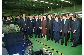 S. Korea's Roh visits automobile factory in Nampho