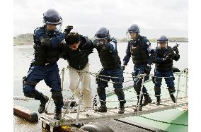 Antiterrorist drill held in Hokkaido ahead of 2008 G-8 summit