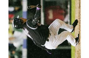 Baseball: K. Matsui, Rockies close in on World Series