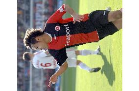 Takahara opens season account in Frankfurt defeat